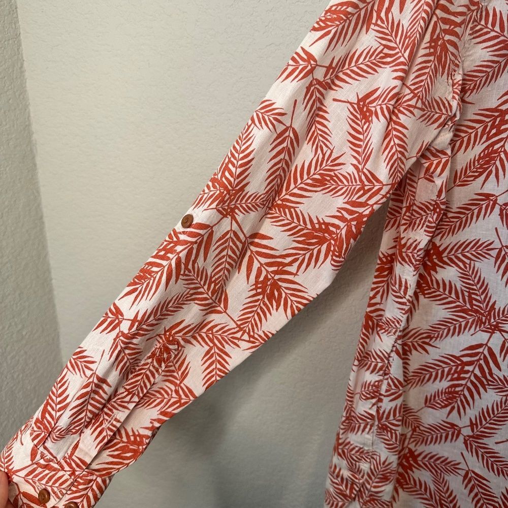 Duluth Button Front Top - Size Large - image 6